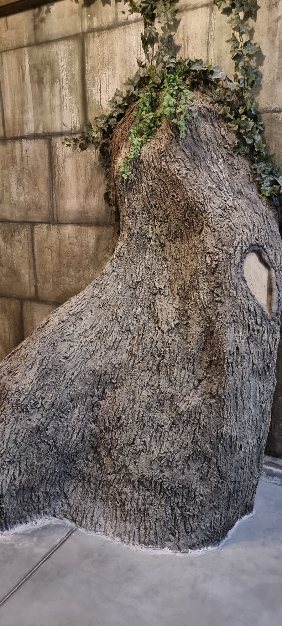 Nature reclaiming the temple, in Ankor's decoration