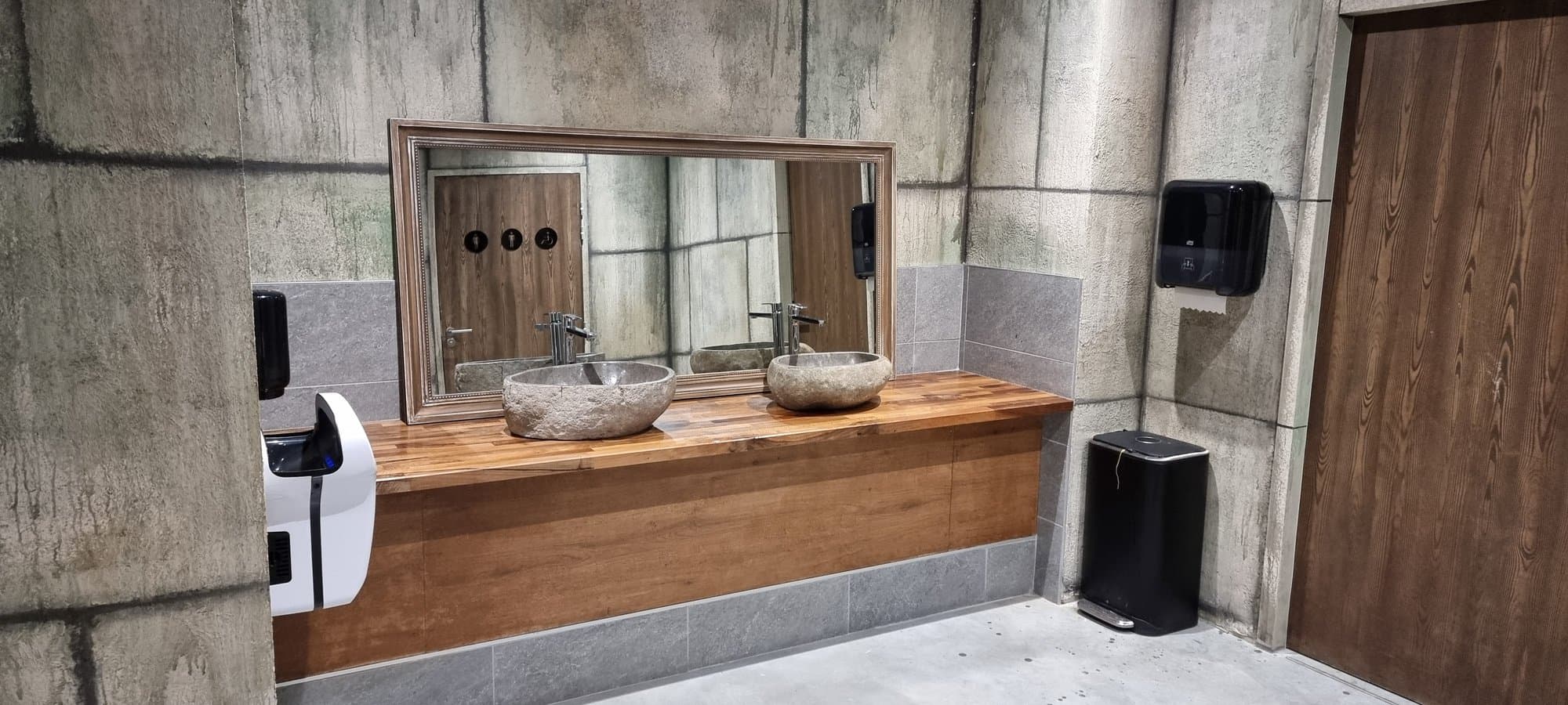 Ankor's washrooms, treated in the same stone decoration